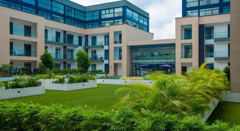 Embassy Gardens Luxury Suites Cpg Akkra Exterior foto