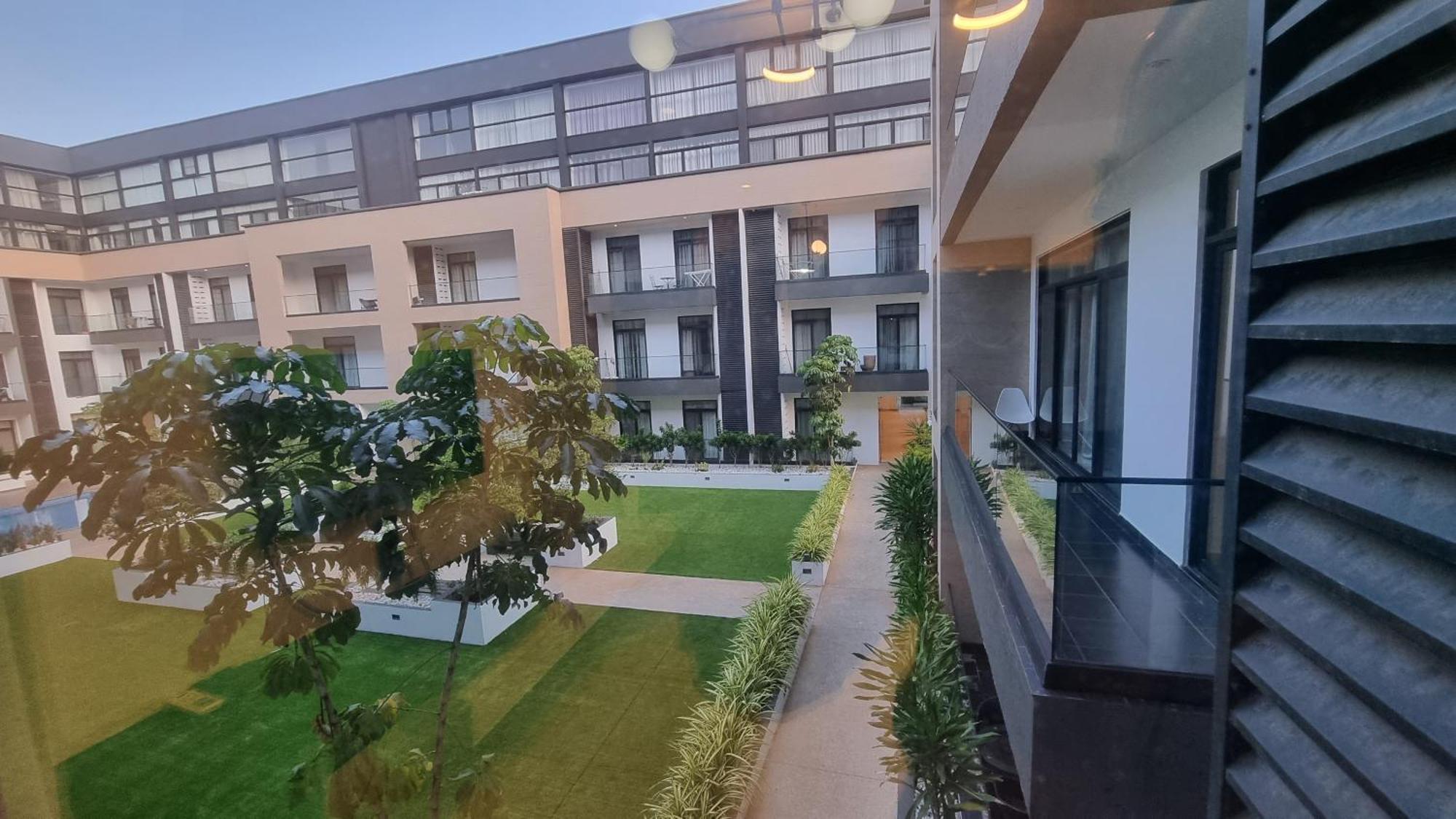 Embassy Gardens Luxury Suites Cpg Akkra Exterior foto